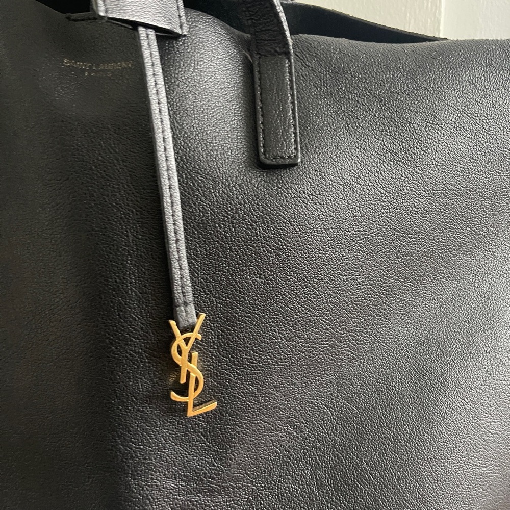 Saint Laurent Black Leather Bag with Gold YSL Charm - Picture 2 of 8